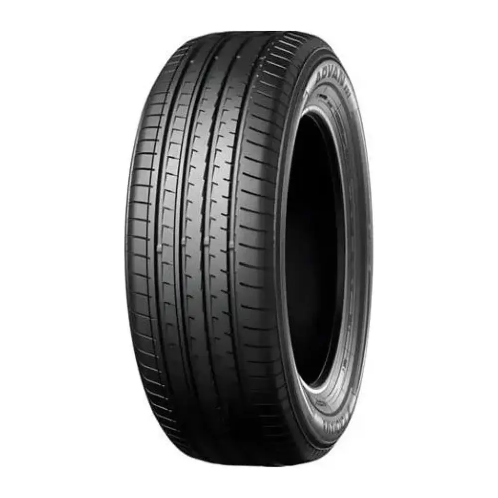 Yokohama Advan V61 225/65 R17 102V